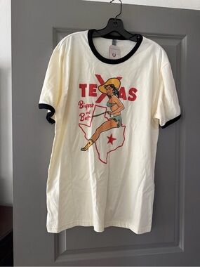 Next Level Apparel T-shirt Large